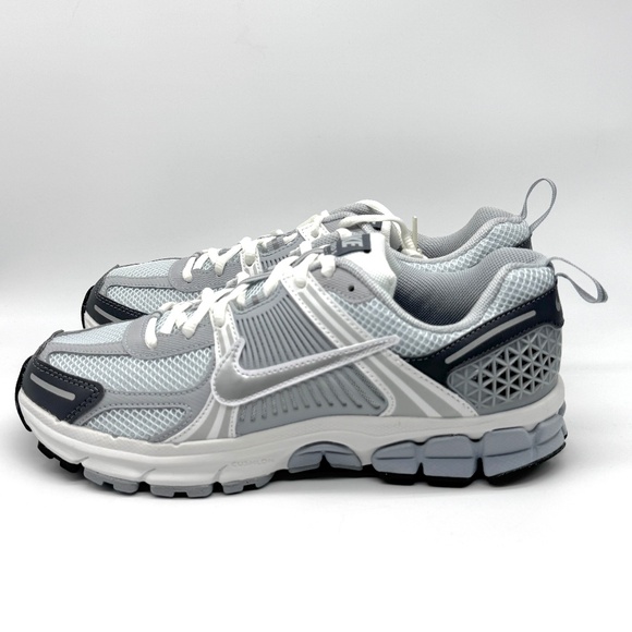 Nike Vomero 5 Platinum Metallic Shoes Sz 7Y / 8.5 W Gray White New HF6998-002 - Picture 3 of 11
